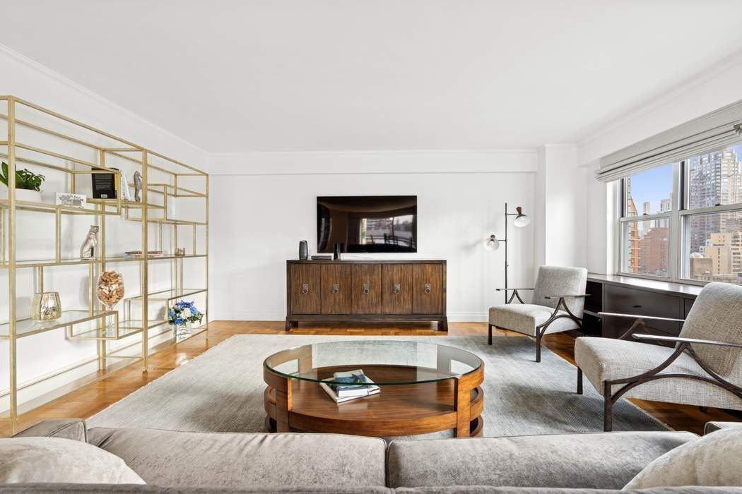 Real estate property located at 301 75th #19B, New York, Lenox Hill, New York City, NY, US