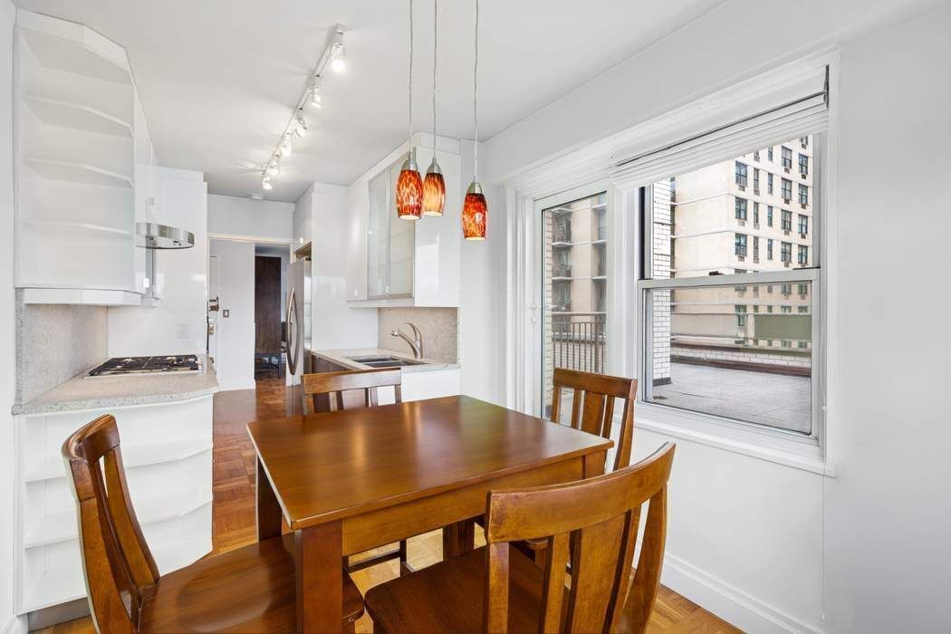 Real estate property located at 301 75th #19B, New York, Lenox Hill, New York City, NY, US
