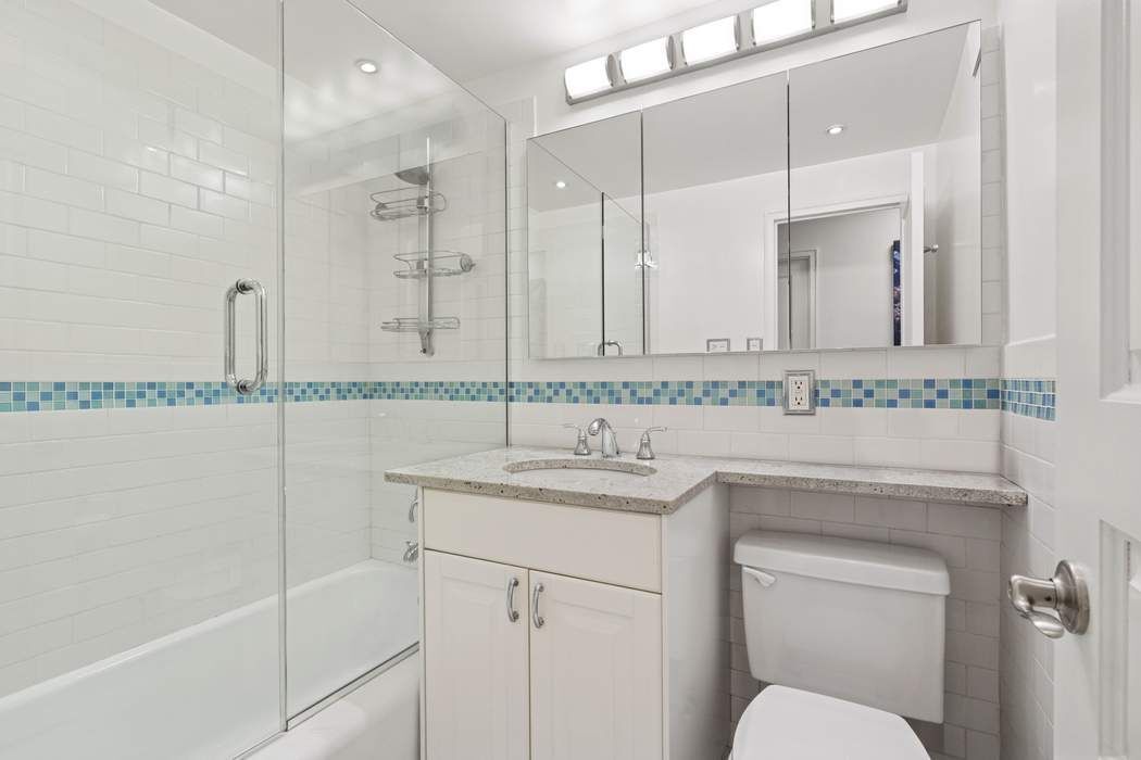 Real estate property located at 301 75th #19B, New York, Lenox Hill, New York City, NY, US