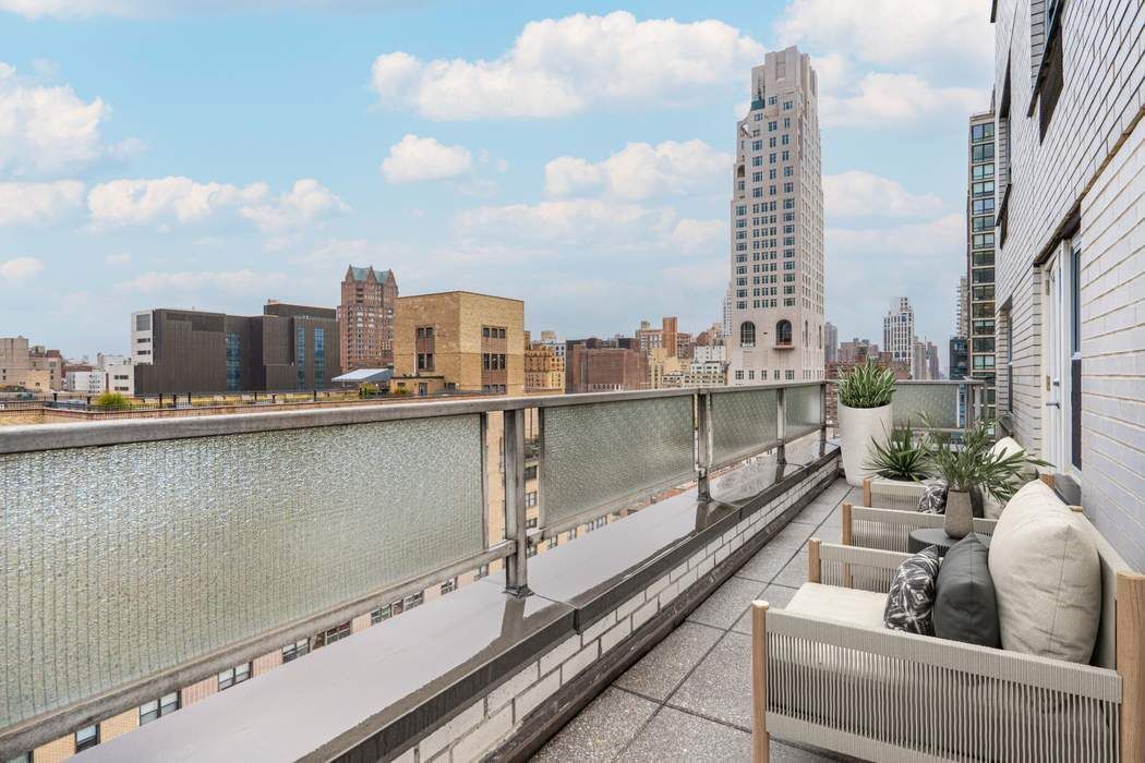 Real estate property located at 301 75th #19B, New York, Lenox Hill, New York City, NY, US