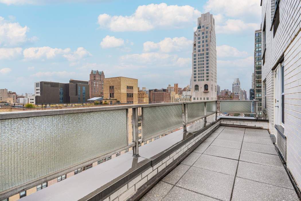 Real estate property located at 301 75th #19B, New York, Lenox Hill, New York City, NY, US