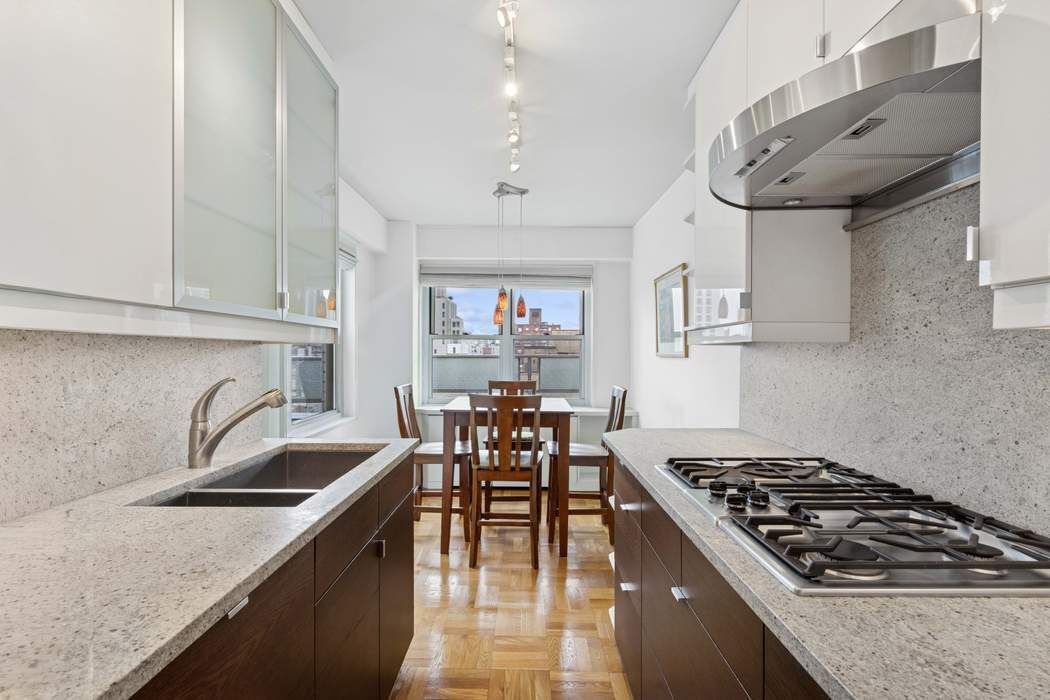 Real estate property located at 301 75th #19B, New York, Lenox Hill, New York City, NY, US