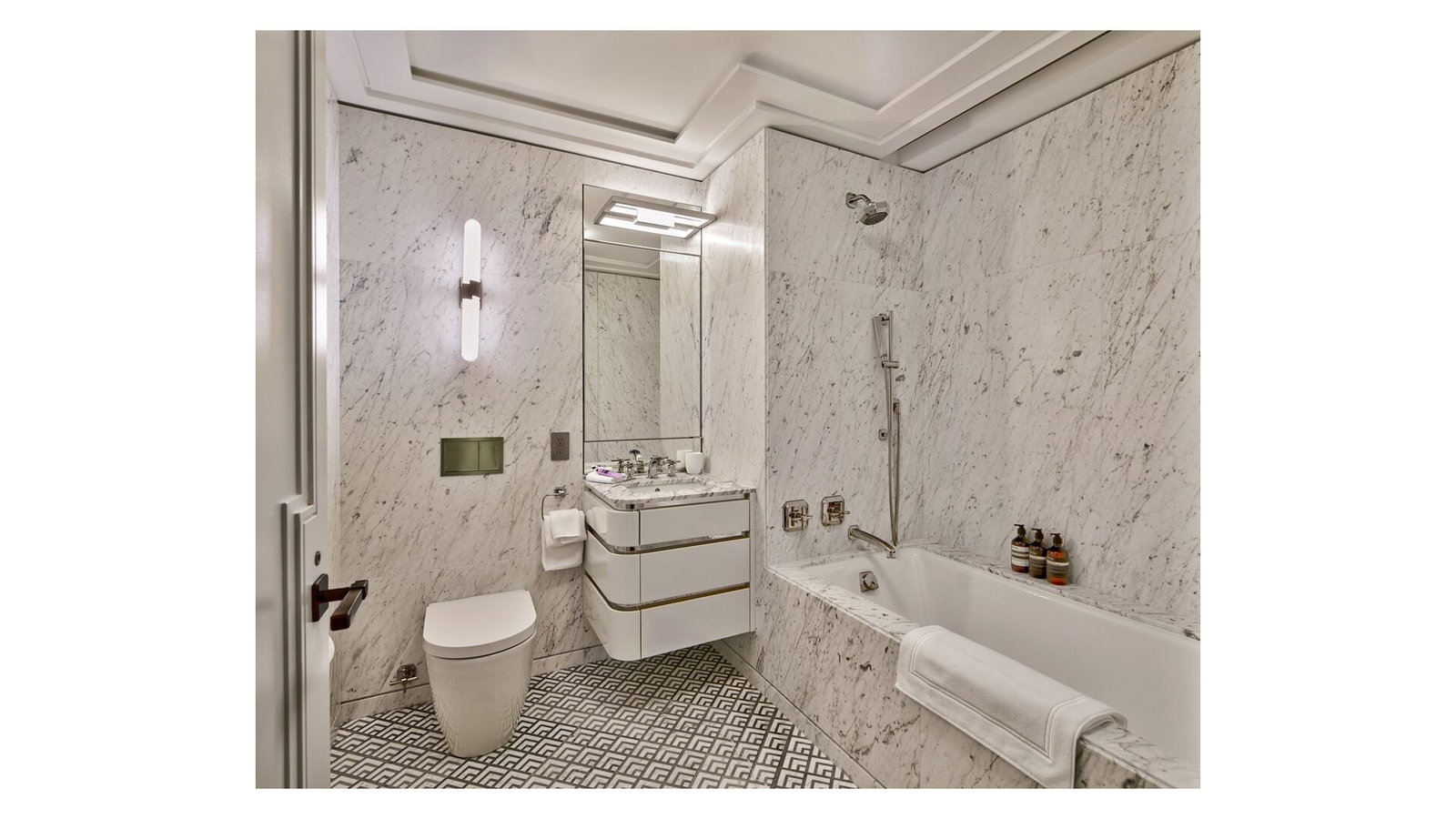 Real estate property located at 303 PARK #2202, New York, Midtown East, New York City, NY, US