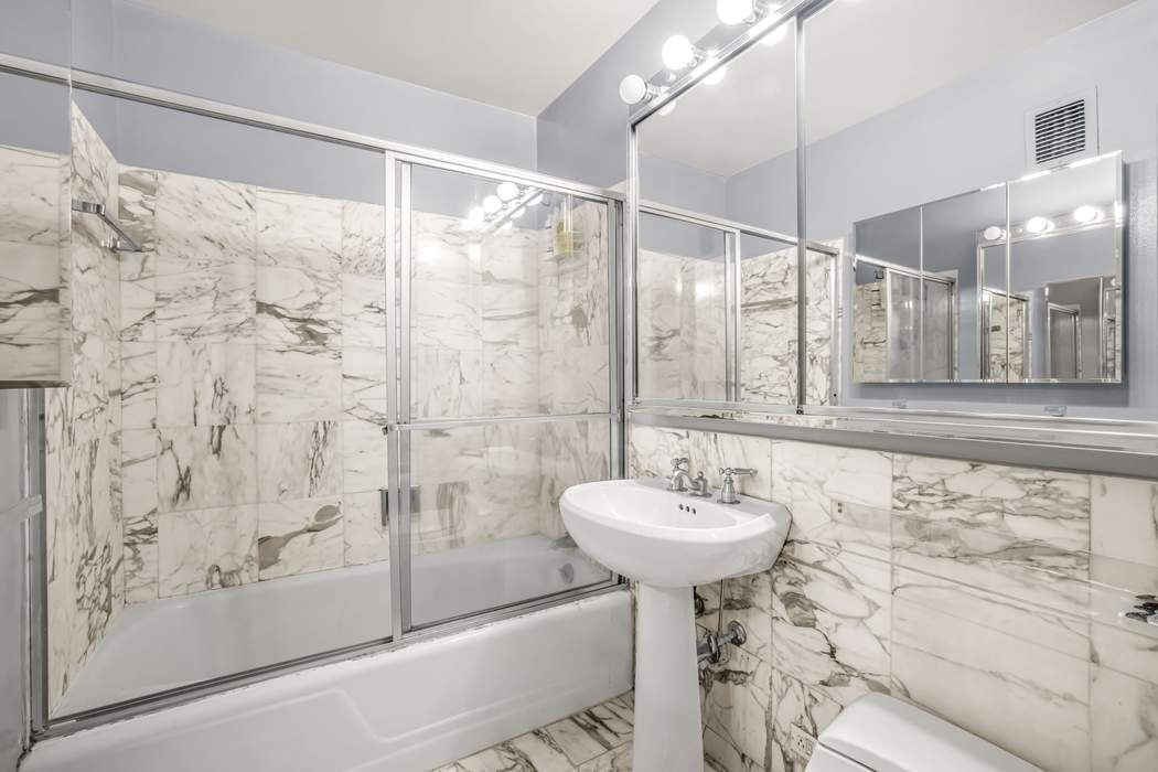 Real estate property located at 500 83rd #11B, New York, Upper East Side, New York City, NY, US