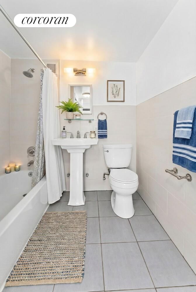 Real estate property located at 166 61ST #15H, New York, Lenox Hill, New York City, NY, US