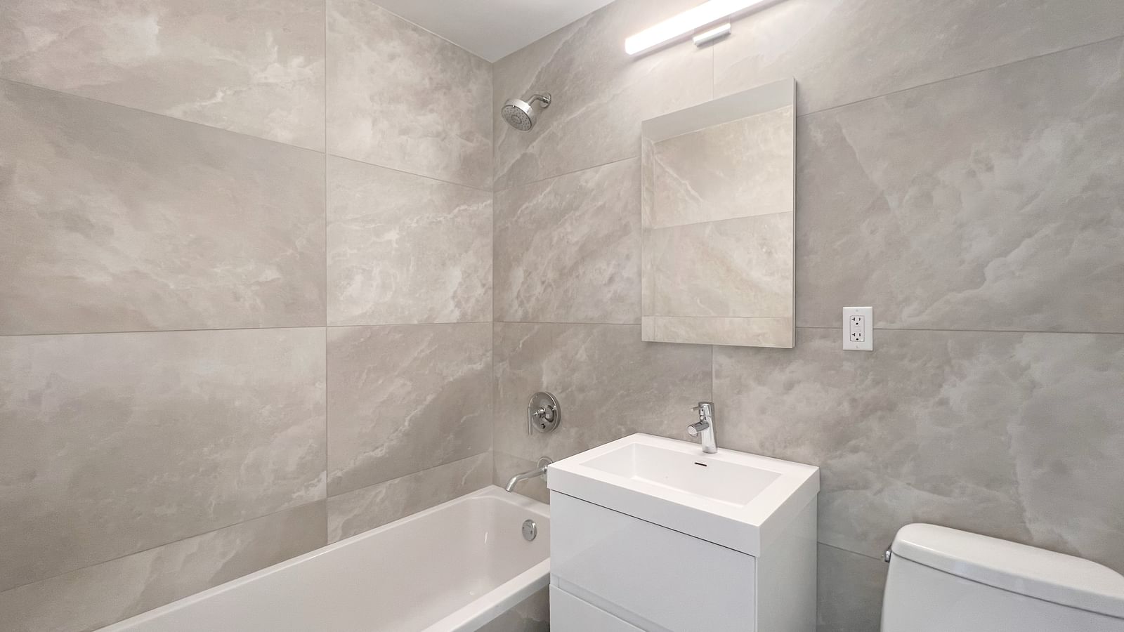 Real estate property located at 555 Main #806, New York, Roosevelt Island, New York City, NY, US