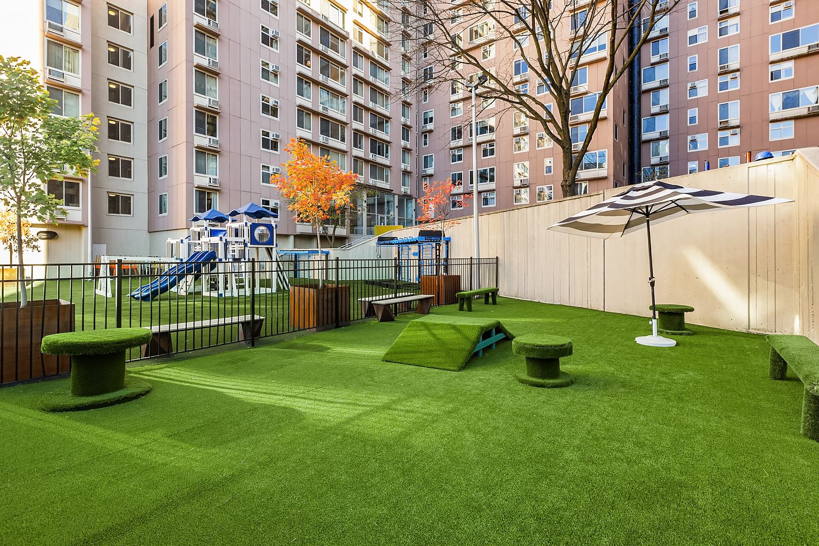 Real estate property located at 555 Main #806, New York, Roosevelt Island, New York City, NY, US