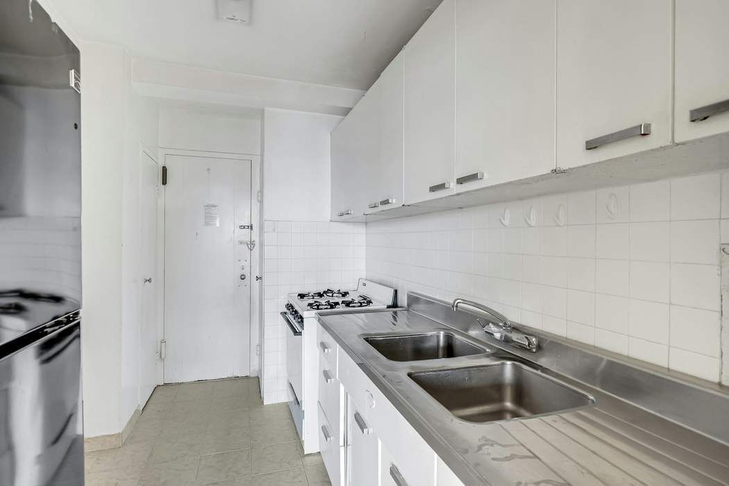 Real estate property located at 1 Fordham Hill #12C, Bronx, University Heights, New York City, NY, US