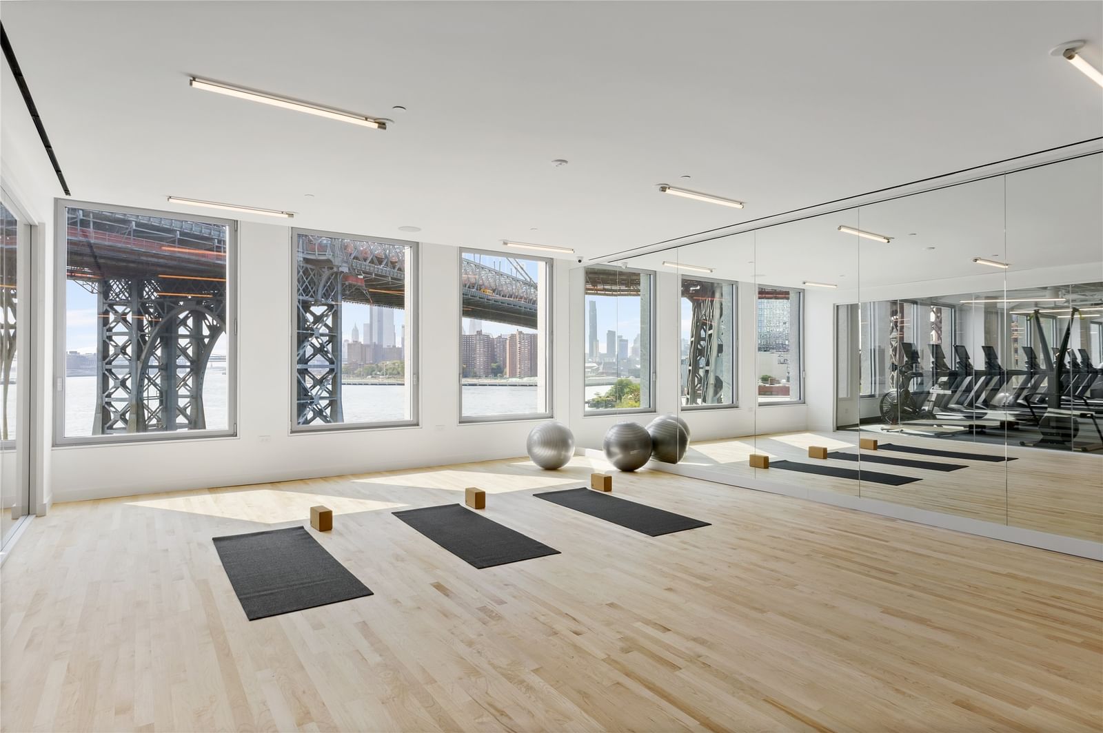 Real estate property located at 8 4th #32E, Kings, Williamsburg, New York City, NY, US