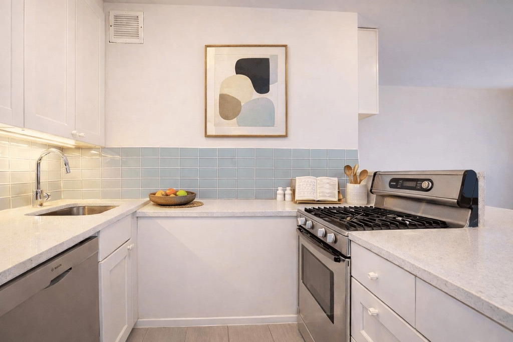 Real estate property located at 400 70th #1706, New York, Upper East Side, New York City, NY, US