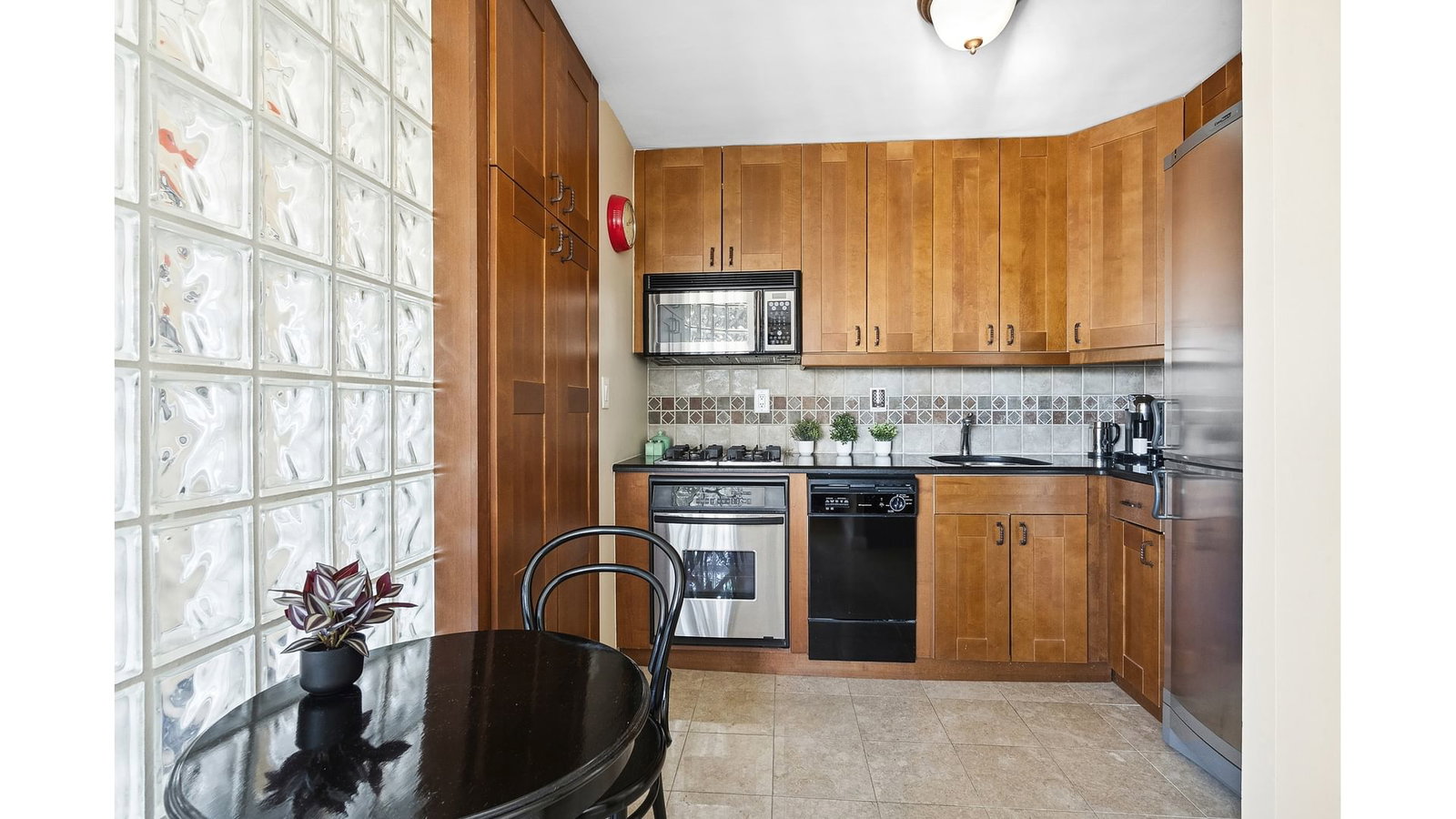 Real estate property located at 353 72ND #28D, New York, Lenox Hill, New York City, NY, US