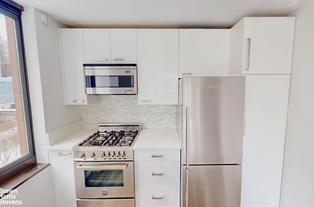 Real estate property located at 200 RECTOR #8U, New York, Battery Park City, New York City, NY, US