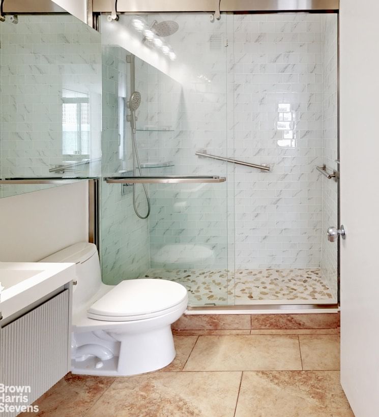 Real estate property located at 200 RECTOR #8U, New York, Battery Park City, New York City, NY, US