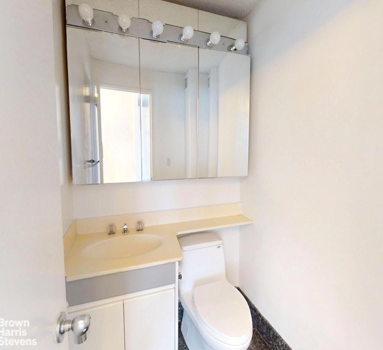 Real estate property located at 200 RECTOR #8U, New York, Battery Park City, New York City, NY, US