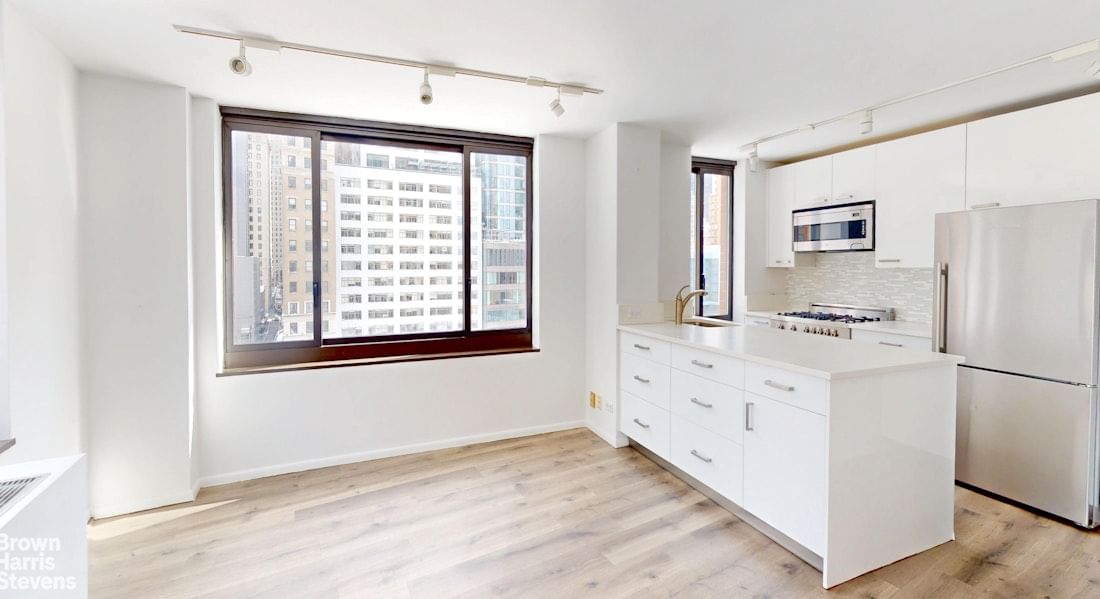 Real estate property located at 200 RECTOR #8U, New York, Battery Park City, New York City, NY, US