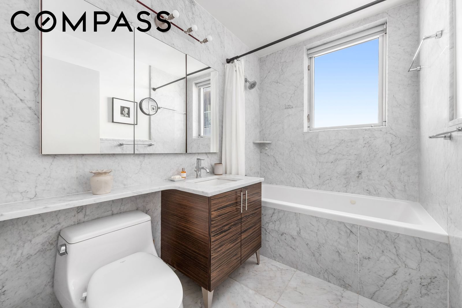 Real estate property located at 11-24 31st #5A, Queens, Astoria, New York City, NY, US
