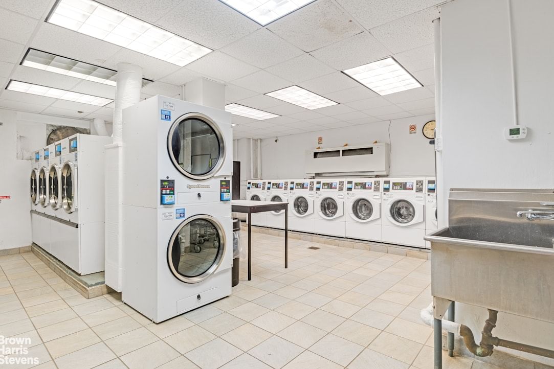 Real estate property located at 520 72ND #8U, New York, Lenox Hill, New York City, NY, US