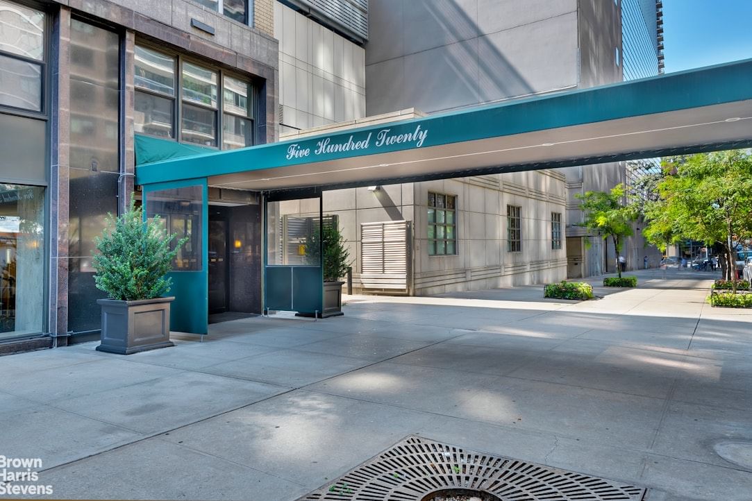 Real estate property located at 520 72ND #8U, New York, Lenox Hill, New York City, NY, US
