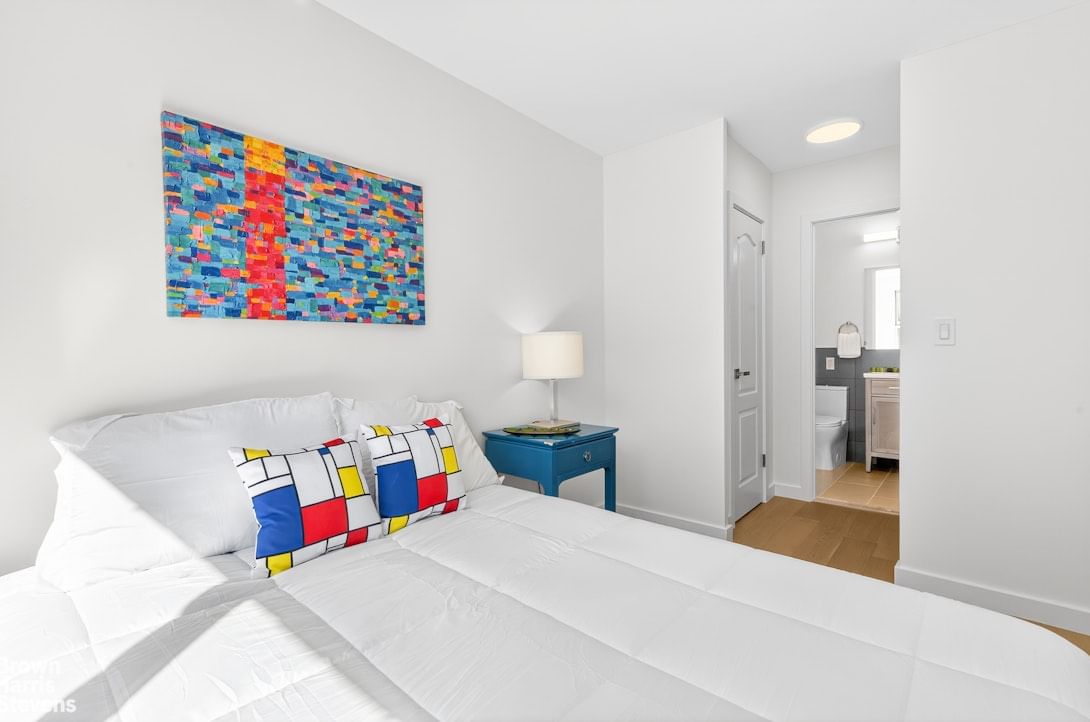 Real estate property located at 520 72ND #8U, New York, Lenox Hill, New York City, NY, US