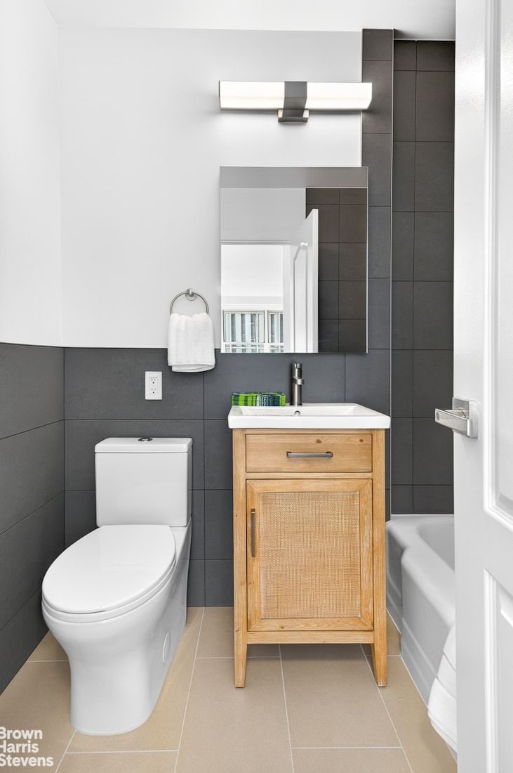 Real estate property located at 520 72ND #8U, New York, Lenox Hill, New York City, NY, US