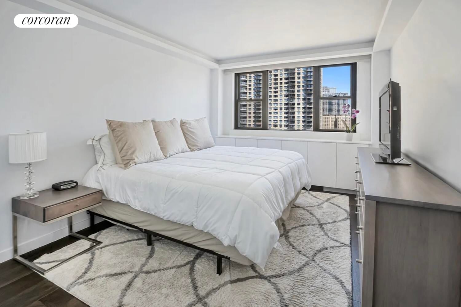 Real estate property located at 315 72ND #17J, New York, Lenox Hill, New York City, NY, US