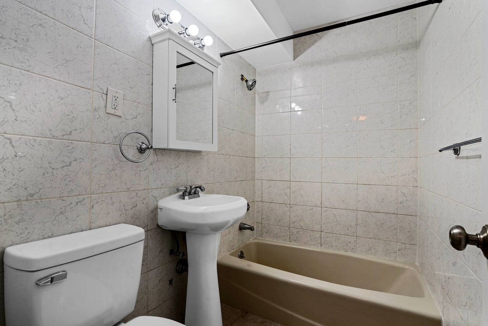 Real estate property located at 83-60 118th #7K, Queens, Kew Gardens, New York City, NY, US