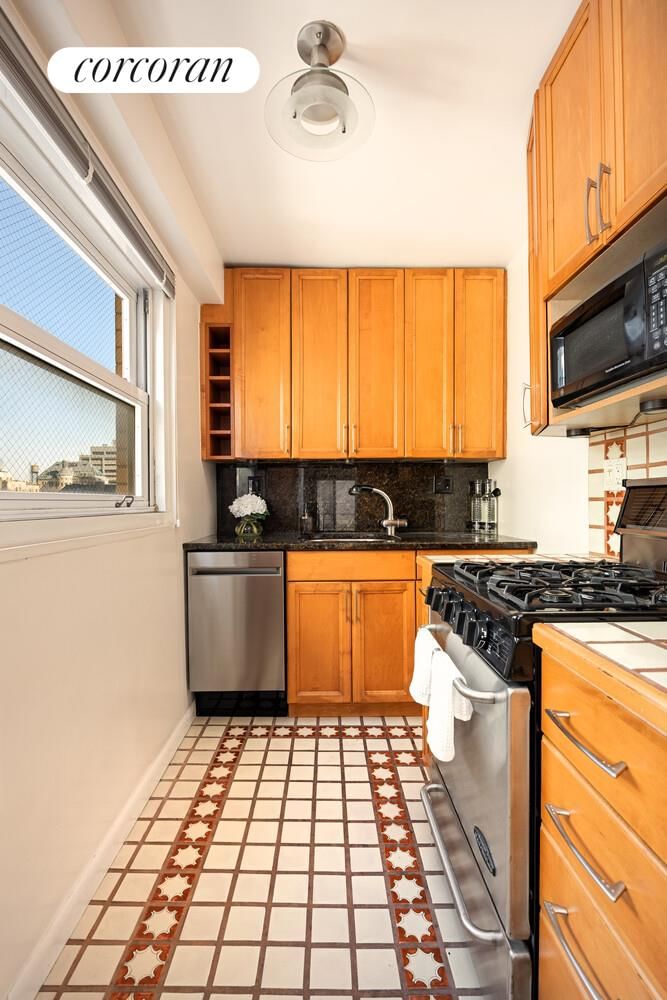 Real estate property located at 142 16TH #11B, New York, Gramercy Park, New York City, NY, US