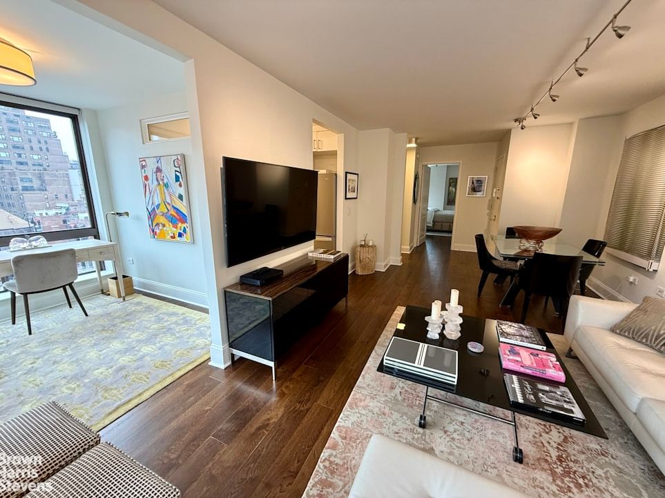 Real estate property located at 300 64TH #10C, New York, Lenox Hill, New York City, NY, US