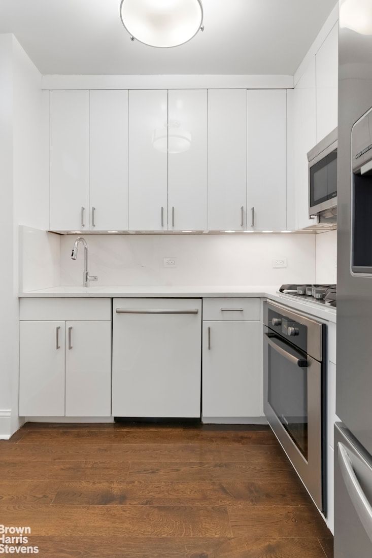 Real estate property located at 300 64TH #10C, New York, Lenox Hill, New York City, NY, US