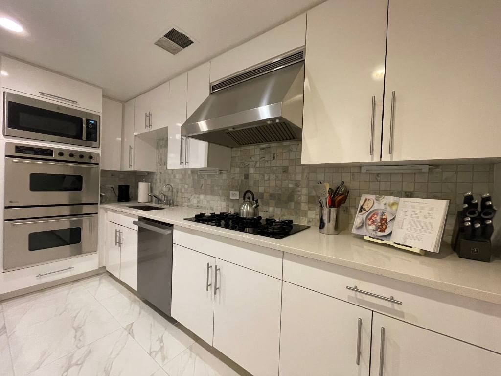 Real estate property located at 90 End #6B, New York, Yorkville, New York City, NY, US