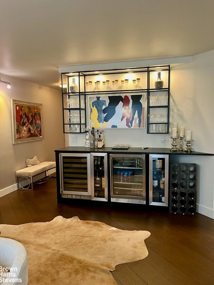 Real estate property located at 200 61ST #6B, New York, Lenox Hill, New York City, NY, US