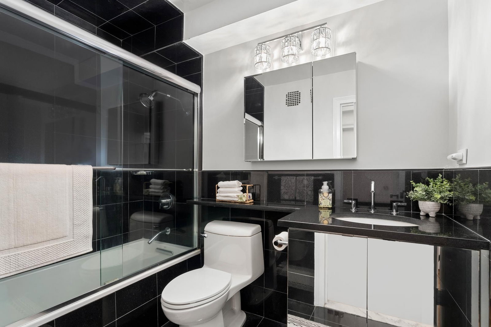 Real estate property located at 220 Madison #6-B, New York, Murray Hill, New York City, NY, US