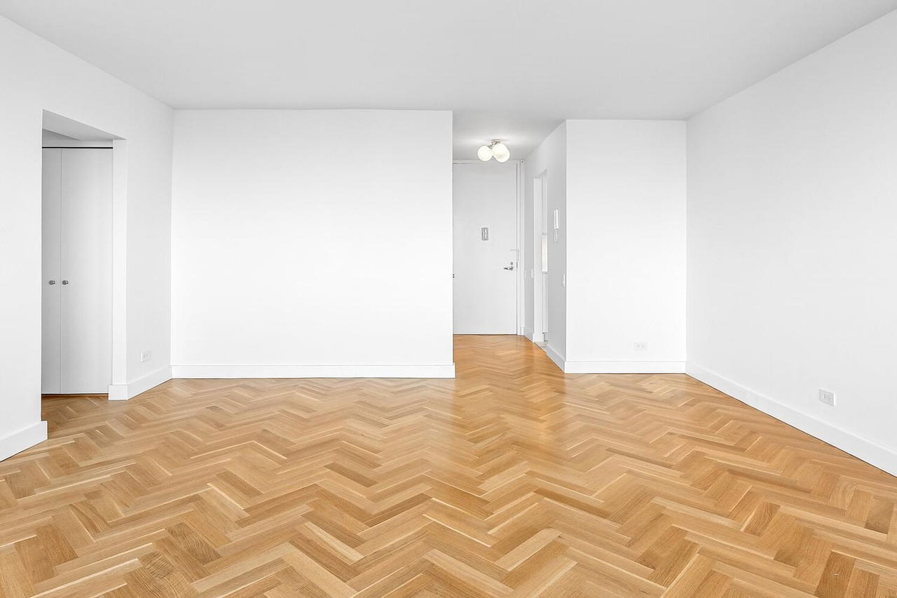 Real estate property located at 45 67TH #25F, New York, Lincoln Square, New York City, NY, US