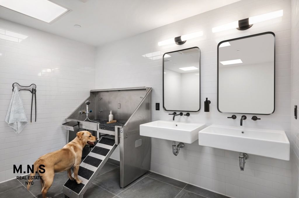 Real estate property located at 22-54 46th #504, Queens, Ditmars Steinway, New York City, NY, US