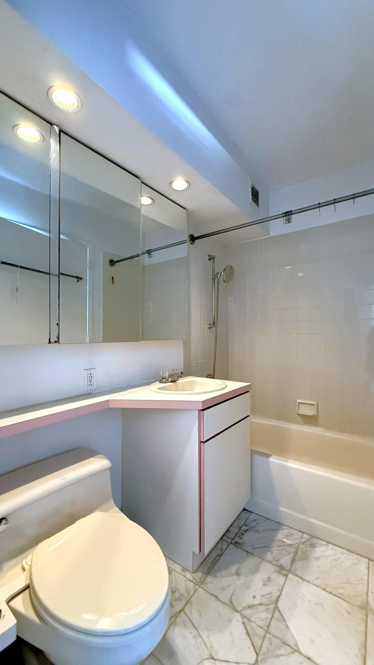 Real estate property located at 376 Broadway #22-B, New York, Tribeca, New York City, NY, US