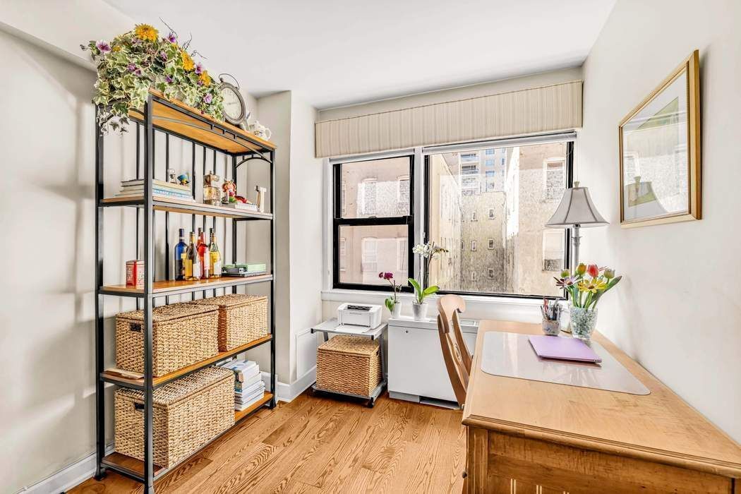 Real estate property located at 220 67th #6J, New York, Lenox Hill, New York City, NY, US