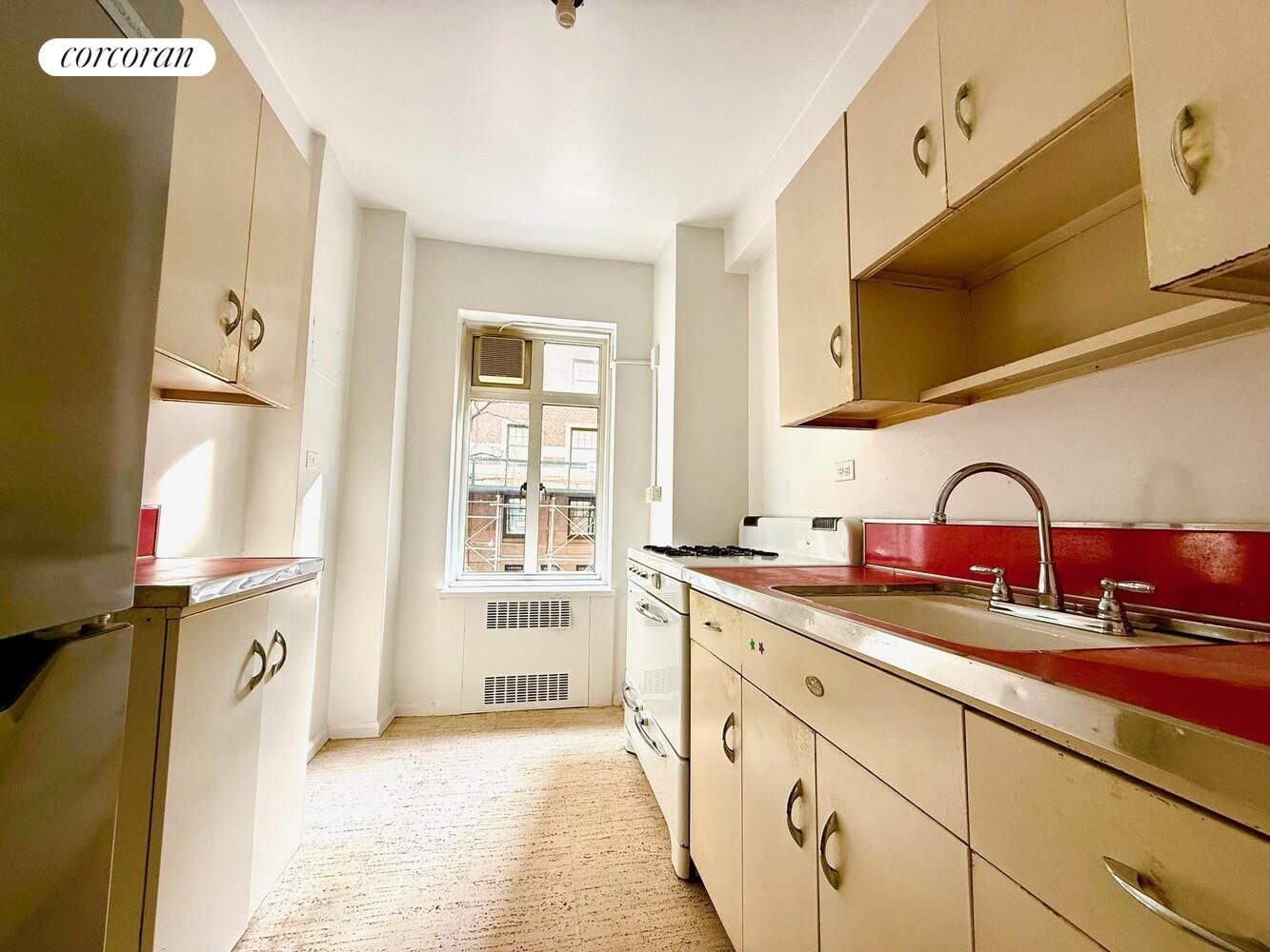 Real estate property located at 65 76TH #2C, New York, Lenox Hill, New York City, NY, US