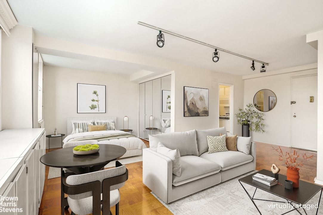 Real estate property located at 77 7TH #21A, New York, Chelsea, New York City, NY, US