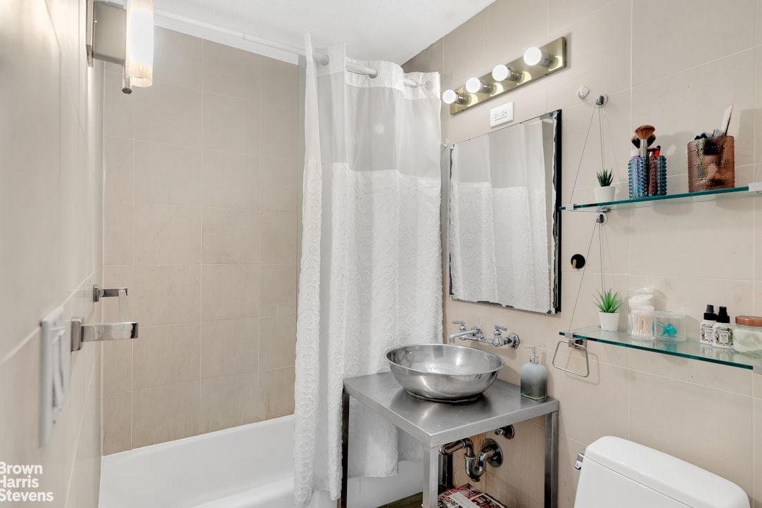 Real estate property located at 130 67TH #22H, New York, Lincoln Square, New York City, NY, US
