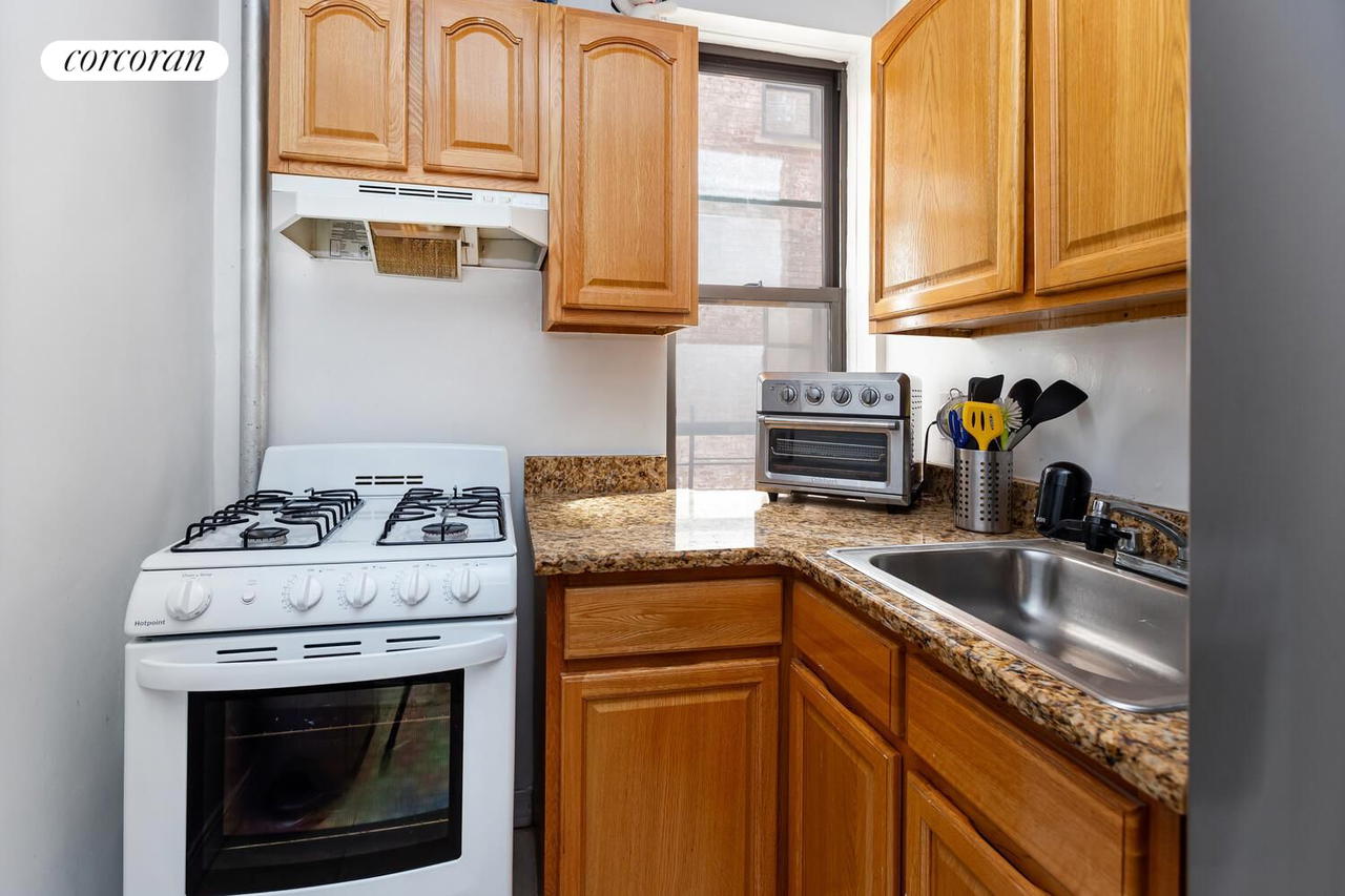 Real estate property located at 96 Arden #2A, New York, Washington Heights, New York City, NY, US