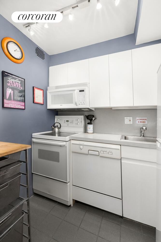 Real estate property located at 80 PARK #12C, New York, Murray Hill, New York City, NY, US