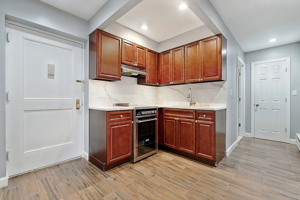 Real estate property located at 31-23 Crescent #1-D, Queens, Astoria, New York City, NY, US