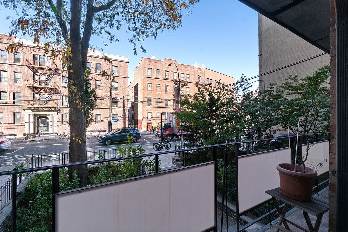 Real estate property located at 31-23 Crescent #1-D, Queens, Astoria, New York City, NY, US
