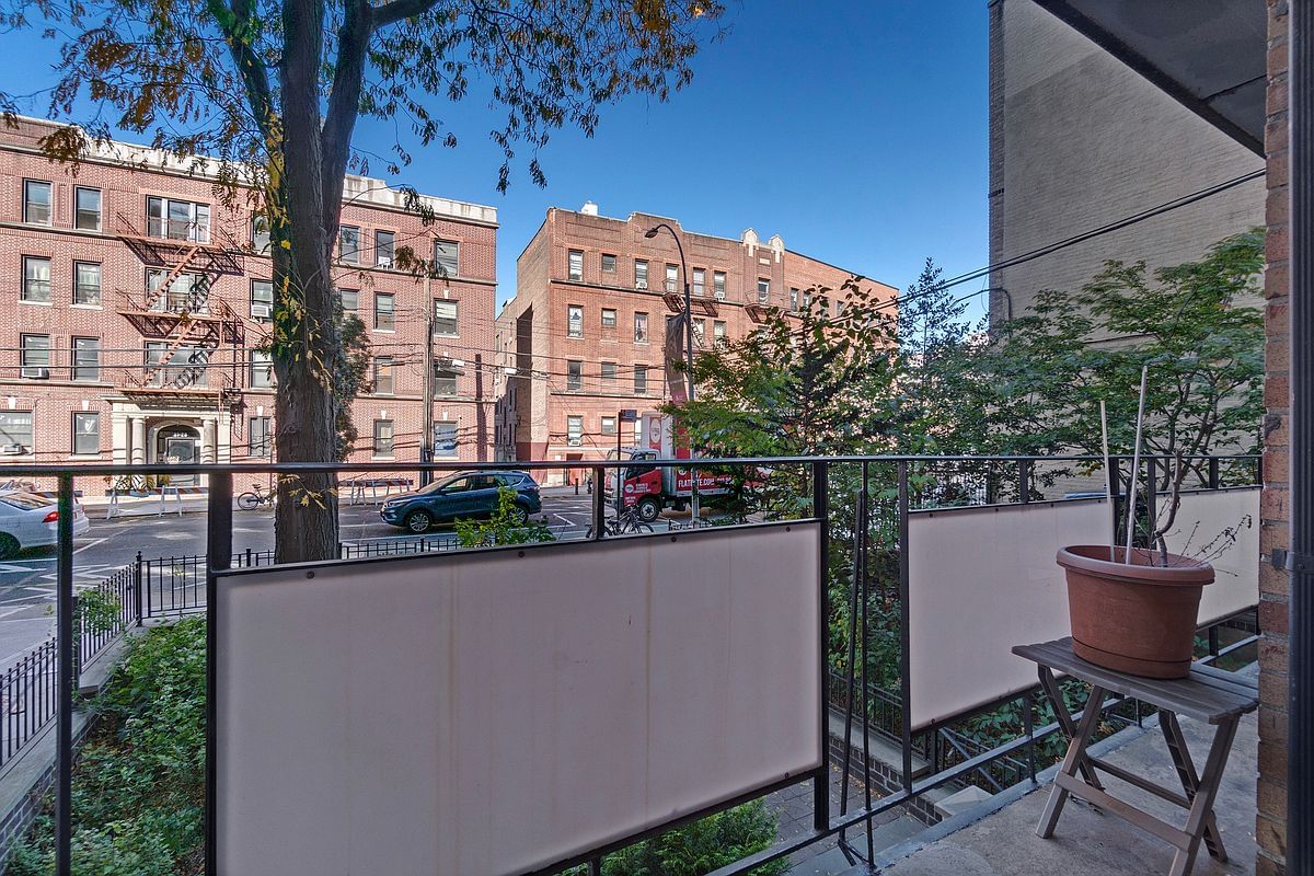 Real estate property located at 31-23 Crescent #1-D, Queens, Astoria, New York City, NY, US