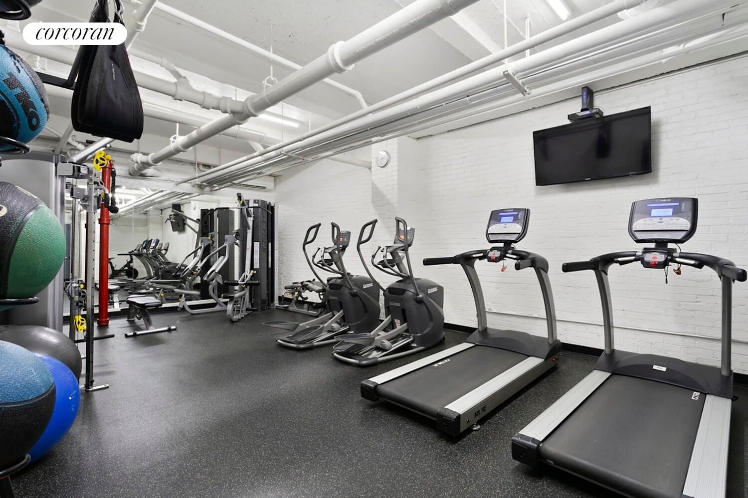 Real estate property located at 200 16TH GARDEN_1DE, New York, Gramercy Park, New York City, NY, US