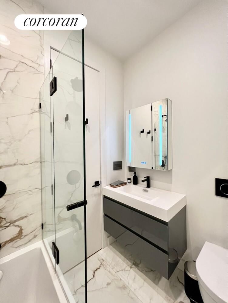 Real estate property located at 200 16TH GARDEN_1DE, New York, Gramercy Park, New York City, NY, US