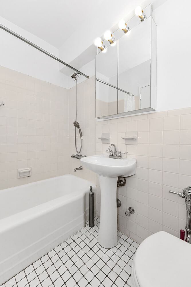 Real estate property located at 100-25 QUEENS #2B, Queens, Rego Park, New York City, NY, US