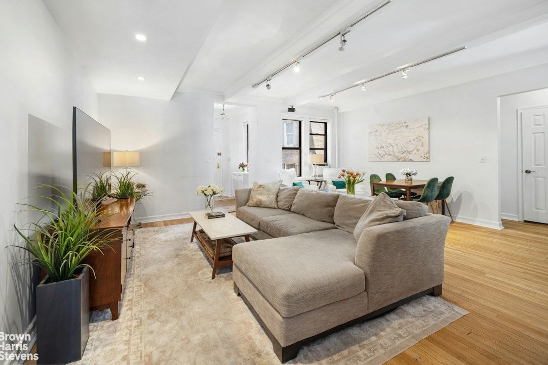 Real estate property located at 17 64TH #8EF, New York, Lincoln Square, New York City, NY, US