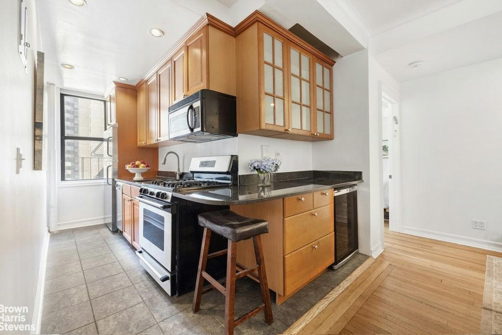 Real estate property located at 17 64TH #8EF, New York, Lincoln Square, New York City, NY, US