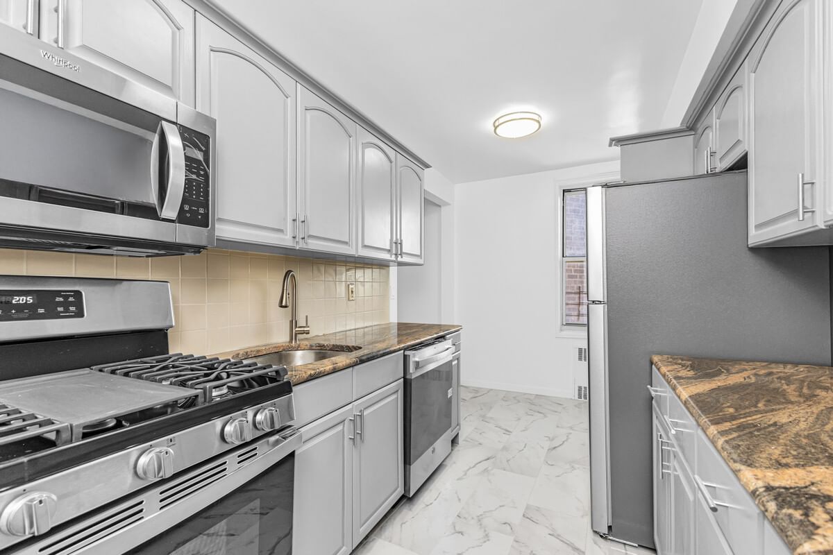 Real estate property located at 67-30 CLYDE #5C, Queens, Forest Hills, New York City, NY, US